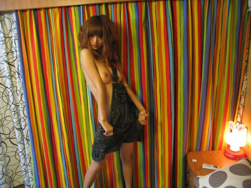 有點非主流感覺排骨妹[76P]