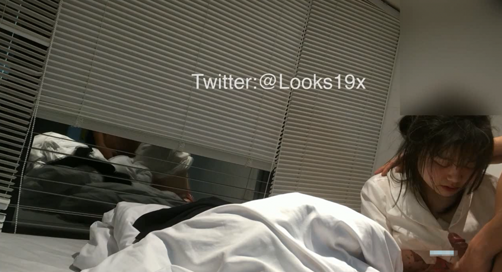 約炮大神『Looks』 再操羞澀JK嫩妹 被男主強行懟操 被肏嗷嗷叫翻白眼