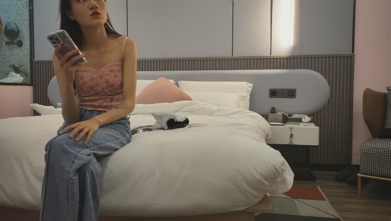 重金約兼職，外圍女神，明星臉高顏值，深夜的一場靈與肉的碰撞
