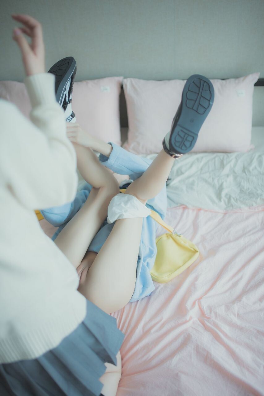 清純美麗的百合妹[24P]