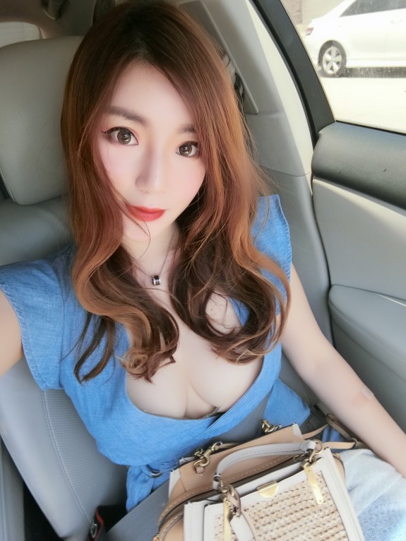 上海留學生網紅UP主李真酒店約炮大款粉絲浴室做愛口爆顏射臉上