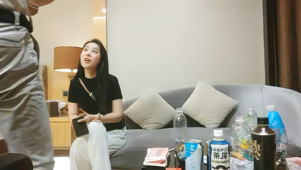 【91沈先森】深夜黑衣甜美週邊妹，翹起屁股口交摸逼，扶著大屁股後入，妹子受不了呻吟嬌喘