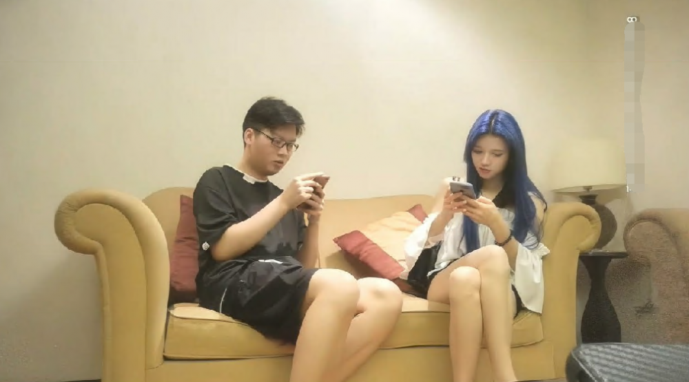 【AI高清2K修復】2020-9-15 橫掃全國週邊約了個藍發高顏值妹子，調情互摸口交騎乘抽插