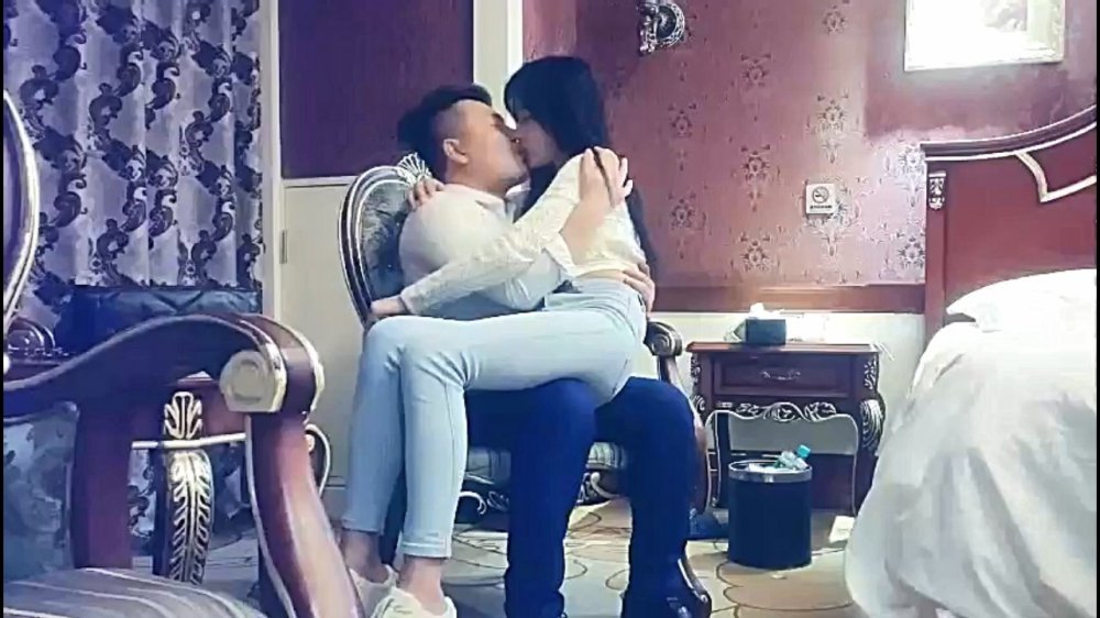 【趙總尋歡】牛仔褲1米68大長腿週邊美女，我長得欠操嘛 快速抽插猛操