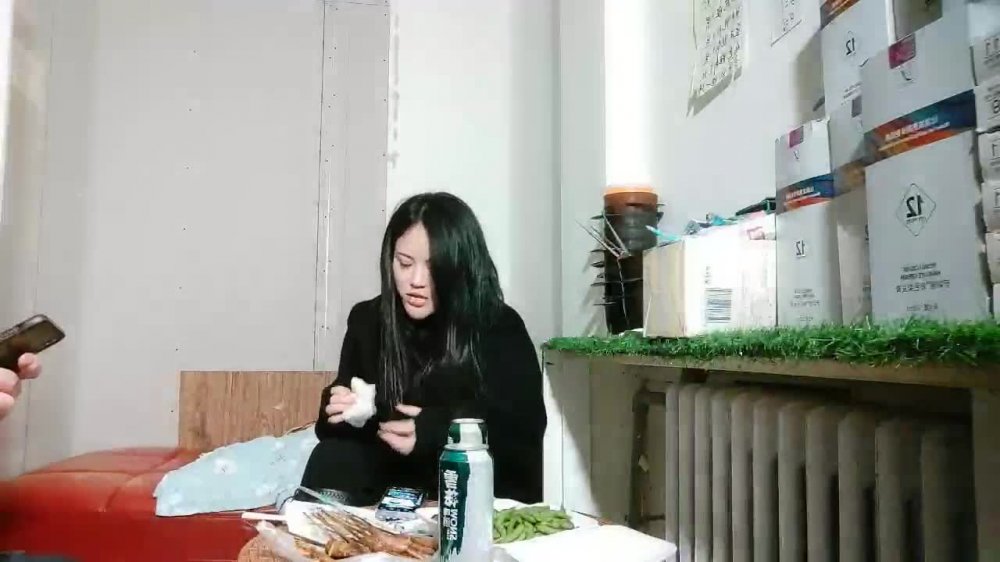 大內密探_不知道如何約的少女，漂亮妹子，一臉呆萌肉感美腿，抓著大屌深喉