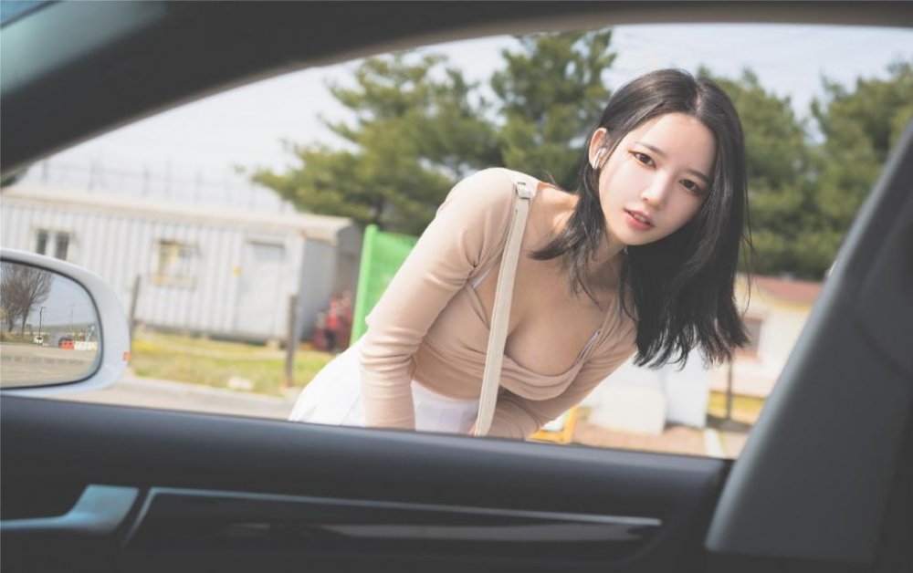 搭車的女孩[30P]