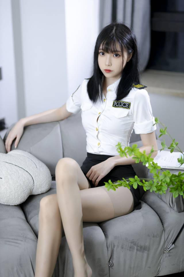 制服誘惑不停[20P]