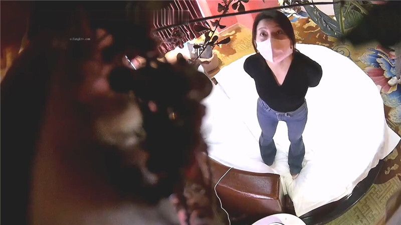 監控破解偷拍大長腿美少婦和相好的酒店開房各種姿勢啪啪啪