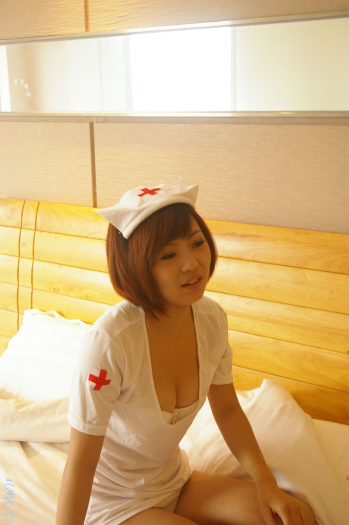 國模小美超大尺度掰穴私拍--人如其名 小小的美美的 而且很嫩[24P]