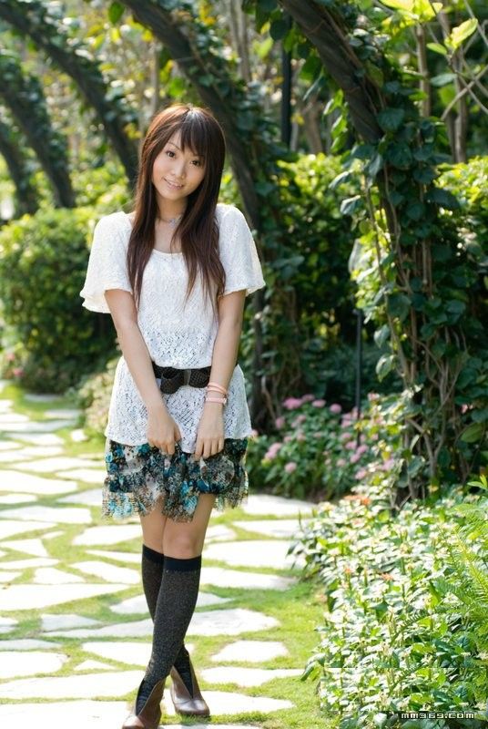 清純美女公園寫真[20P]