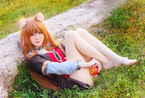 [Cosplay] Sally Dorasnow – Baby Raphtalia