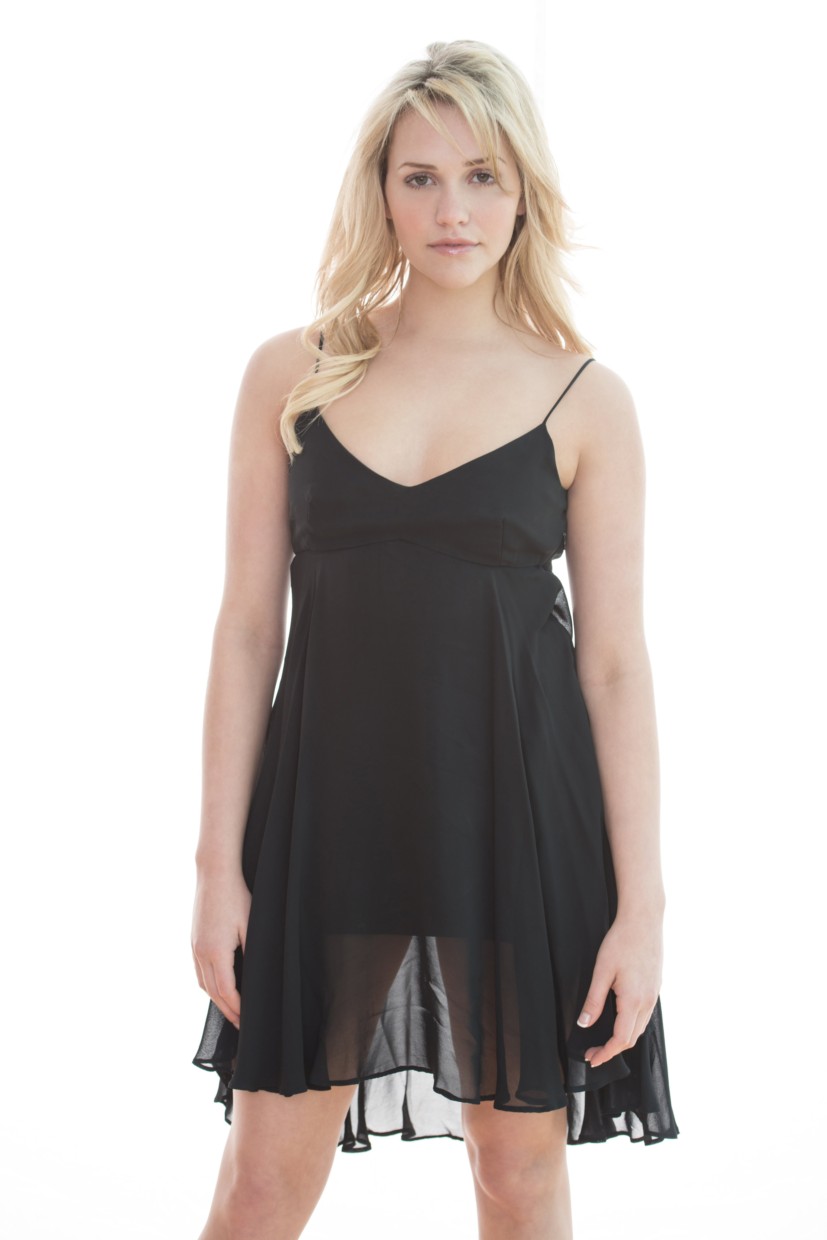 掰開的屄洞乾淨挺括，就像一朵盛開的花朵，裡面的小陰唇碩大肥[22P]