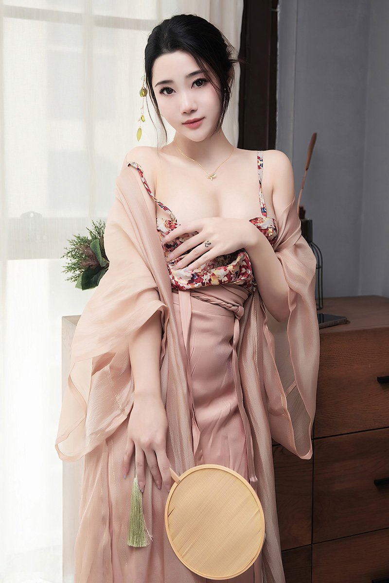 模特嚴利婭性感紅色內衣寫真非常動人[67P]