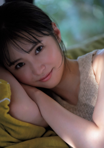 週刊文春 2023.08.03 原色美女図鑑　笹本玲奈