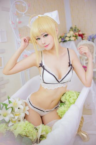 [Cosplay] Arty – Lily セイバー・リリィ