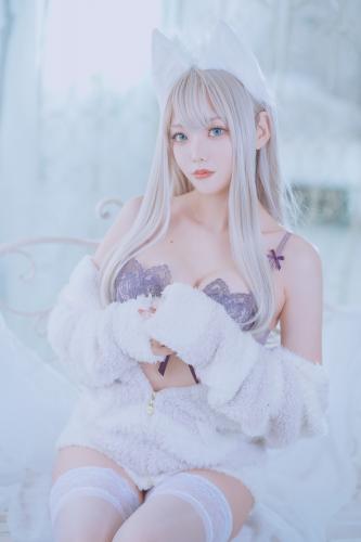 [Cosplay][Zettai Ryoiki] Kuro くろ – KEMOMIMI WHITE