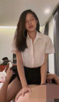 【MP4/502.7 MB 】高冷女神穿著衣服賊高冷！ 沒想到脫了衣服看見大雞吧也會變成淫蕩的小母狗 高冷女神也得在床上被爆操