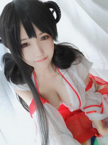 Coser@小仓千代w – No.10 – 有点不对劲的巫女