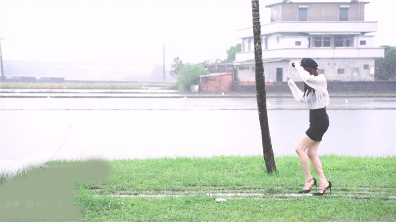 狂點映像 CP-009 被雨水打濕的巨乳少婦