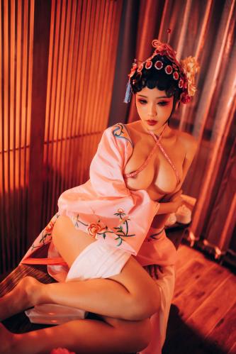 [Cosplay] 钛合金TiTi – 潘金莲