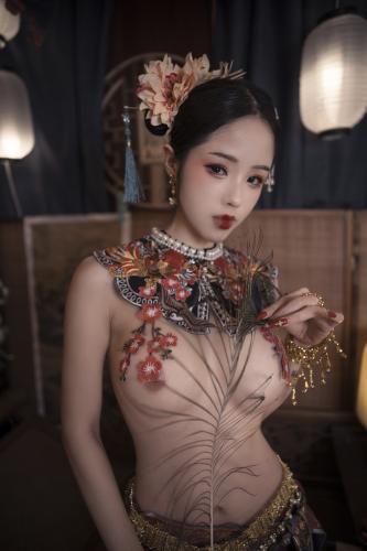 [Cosplay] 钛合金TiTi – 满清服饰（绿娇红姹）