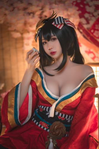 [Cosplay] Nanka Nishi-Zhengji 西园寺南歌 – Oho hide Taihou 大鳯 原皮