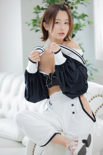 [Fantia] 2022年7月 いくみ – (193iKkyu3)