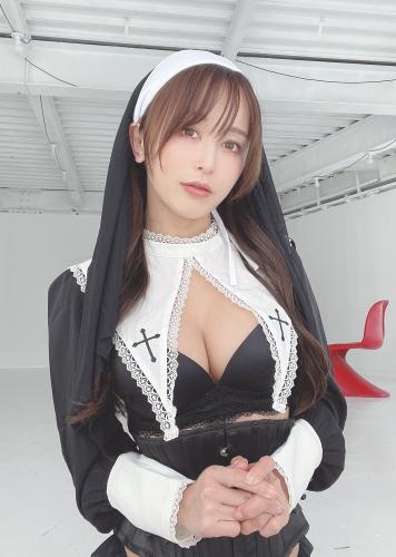 [Fantia] 2022年4月 いくみ – (193iKkyu3)