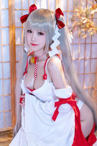 [Cosplay] Miko 酱 – Awesome witch 可畏巫女
