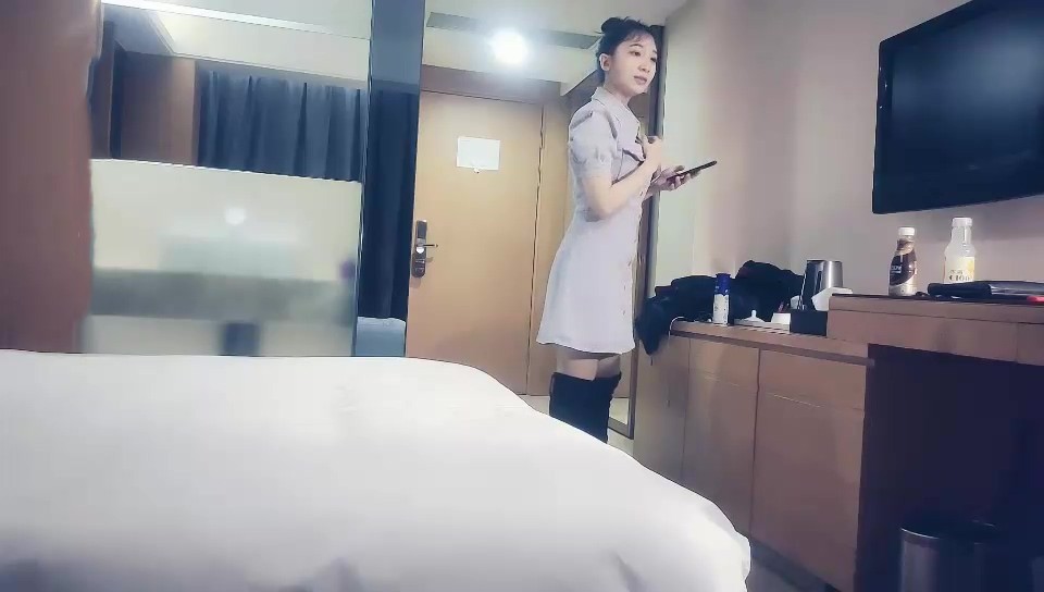 趙總尋花約長裙黑靴週邊妹 坐在身上解開衣服摸屁股 69姿勢口交後入猛操