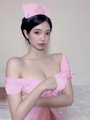 [Cosplay] 纪念小小V 想当我的病人吗