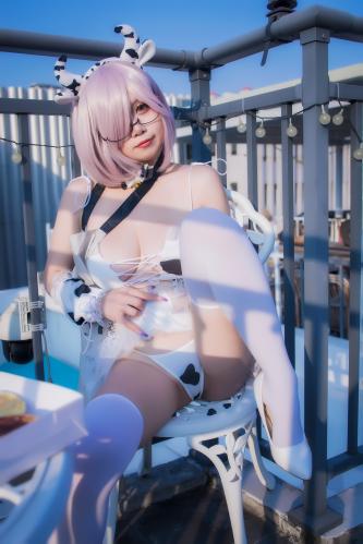 [Cosplay] Mo Ye 787 末夜787 – Captain NiuNiu Cook 舰长 牛牛厨娘