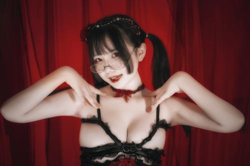 [Cosplay] 阿半今天很开心 小恶魔