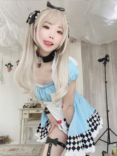 [Cosplay] Kururu Kurasaka 倉坂くるる – Kururun in Wonderland 不思議の国のくるるん