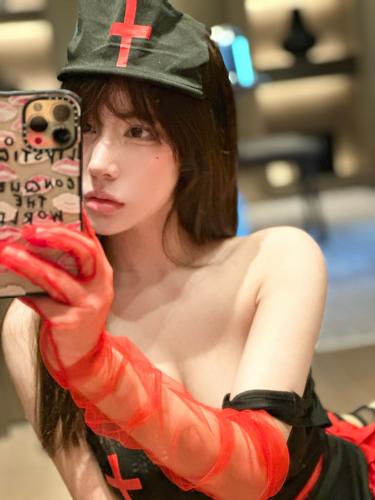 [Cosplay] 奔跑的晶骡儿 黑红情趣