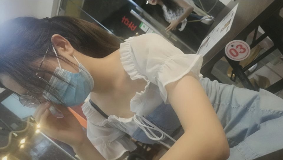 泡妞達人才搞到手的本科院校極品性感大美女 各種高難度姿勢爆插