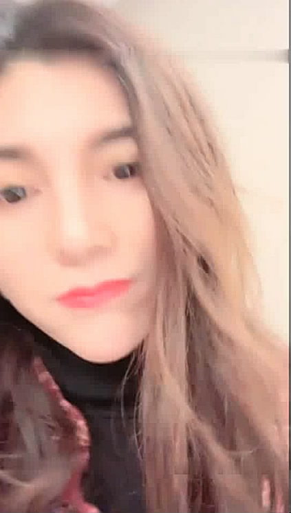 高顏值美少婦約炮兩個男的3P大戰 輪流口交上位騎乘抽插