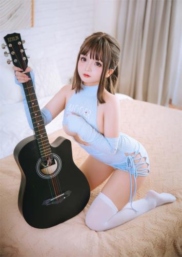 [Cosplay] Rinaijiao 日奈娇 – Guitar sister 吉他妹妹