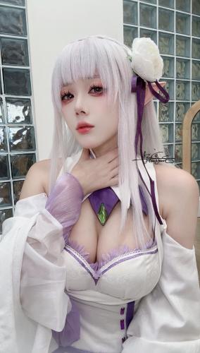 [Cosplay] 九言 艾米莉亚