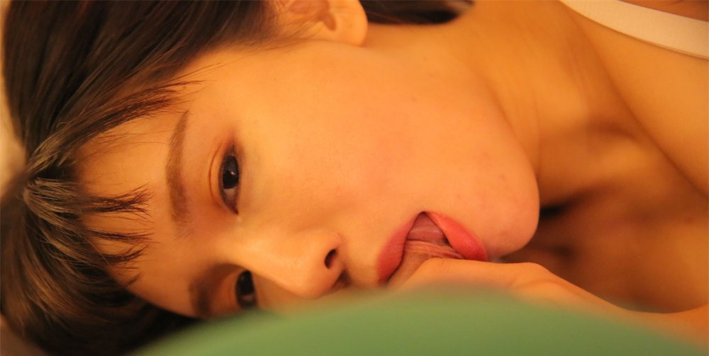高顔值混血女模特激情大秀,無毛白虎逼好性感,粉嫩騷奶堅挺刺激狼友,自慰騷穴呻吟完美展示好身材精彩刺激
