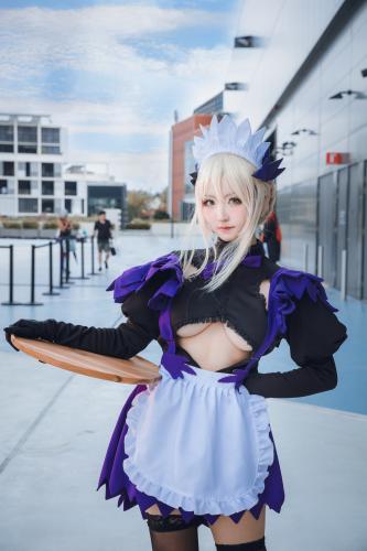 [Cosplay] Kaitto 风筝 – Black gun stand-up 黑枪呆场照