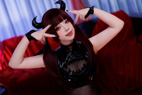 [Cosplay] Karin 胡桃喵 – Succubus 魅魔