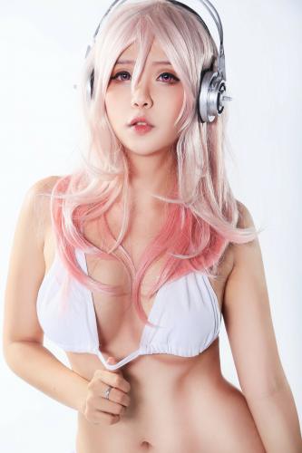 [Cosplay] Hana Bunny – Super Sonico