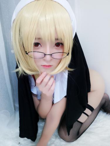 [Cosplay] YiXiaoYangZe 一小央泽 – Black nun 黑修女