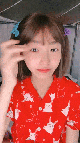 既是學生，又是福利姬，還是主播，【嗚崽醬】，學校寢室自慰，顔值身材都很棒的小妹