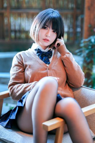 [Cosplay] 半半子 彼女 制服