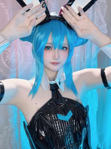 [Cosplay] PurinPuppy 屿鱼 – Hatsune bunny girl 初音 兔女郎