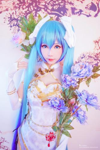 [Cosplay] Ely – Hatsune Miku Canary Cheongsam 初音未来金丝雀旗袍