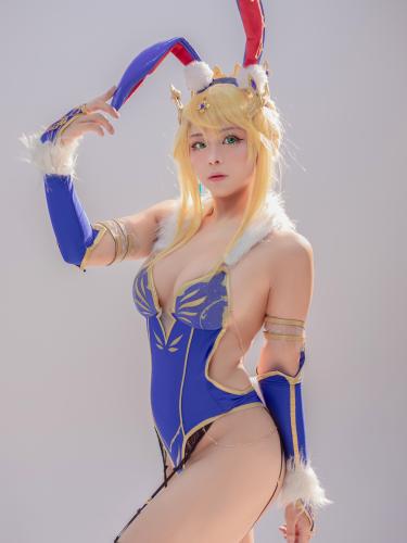 [Cosplay] Rithe – Bunny Lancer Artoria