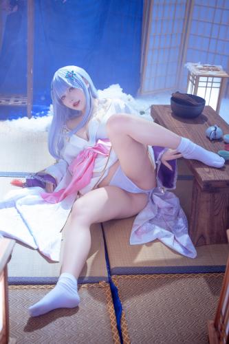 [Cosplay] 是一只熊仔吗 白雪姬